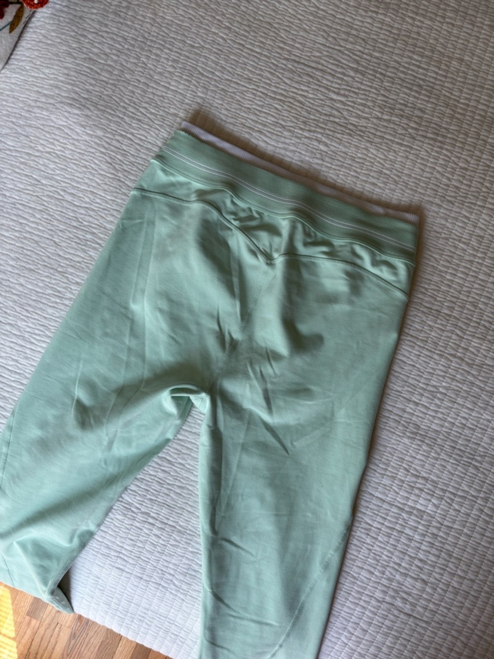ALO Yoga Mint Green Leggings with White Waistband - Picture 5 of 6
